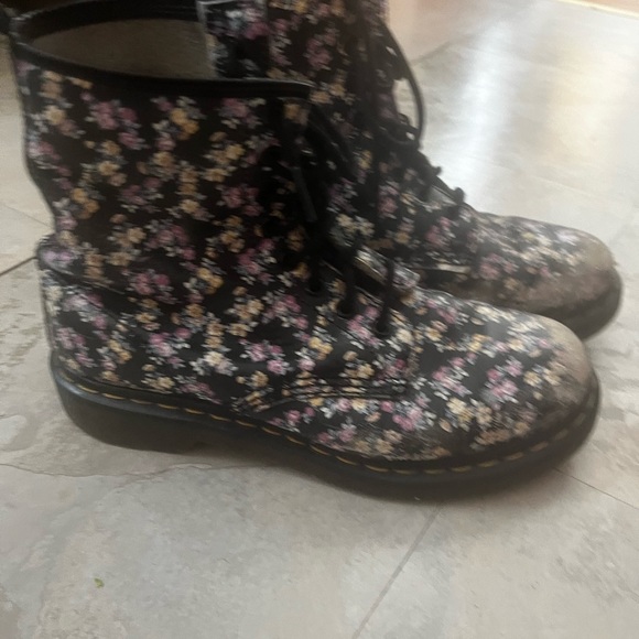 Doc Martin, leather, floral boots size 7 - Picture 7 of 8